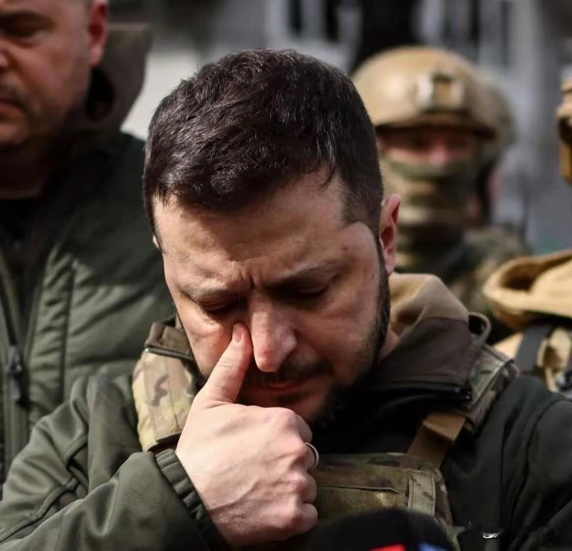 1. 泽连斯基称俄军八倍兵力决战 乌军仅剩死亡走廊：波克罗夫斯克遭俄军八倍兵力钳