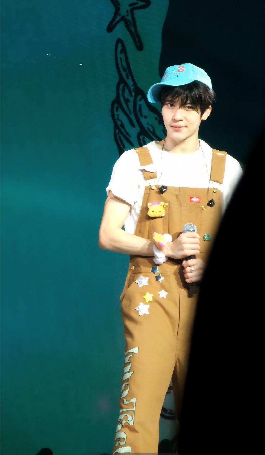 吴是温 0125 香港🇭🇰这个世界不会有人比你更可爱🥰 