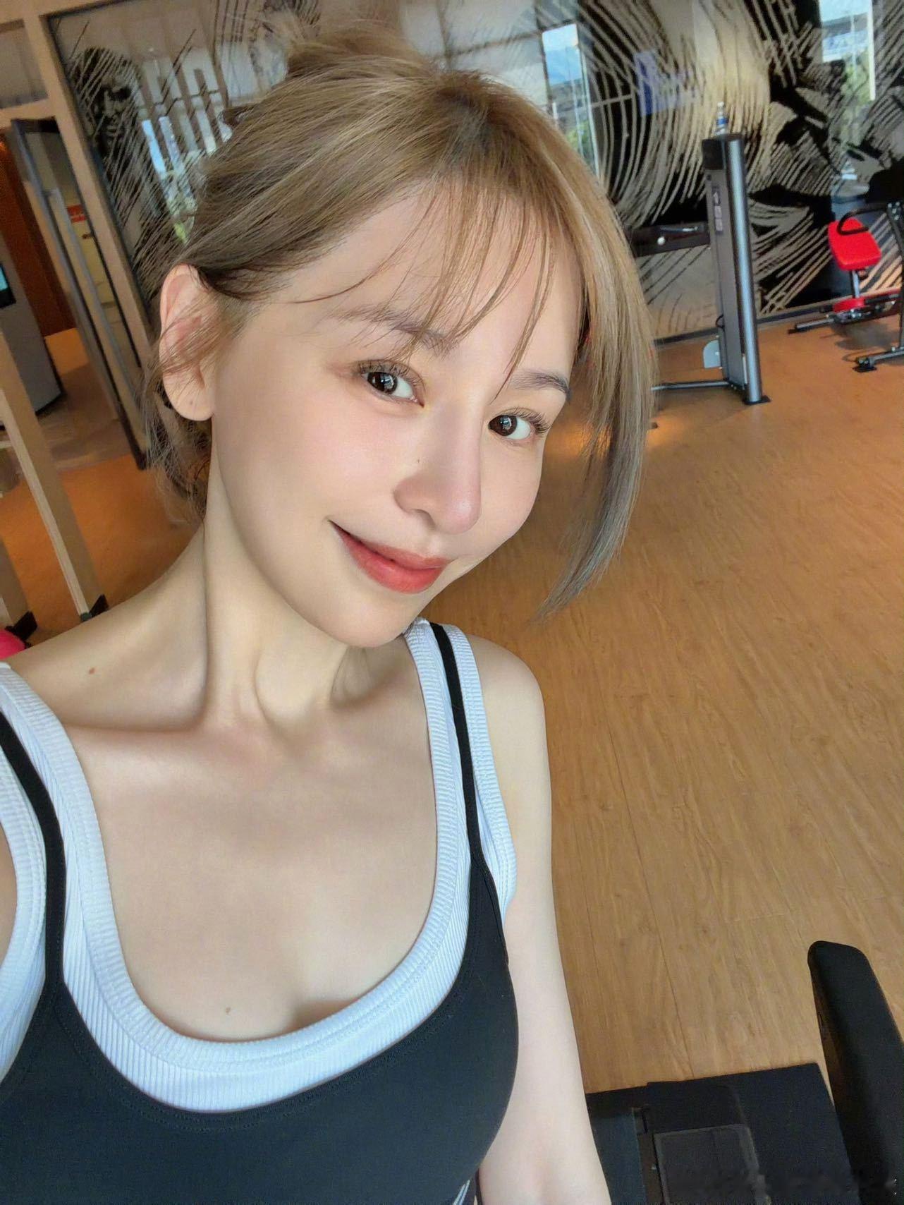 王心凌代言丰田铂智7 所有美好的偶遇，其实都是早有预谋的诚意🌙复盘广州深夜的路