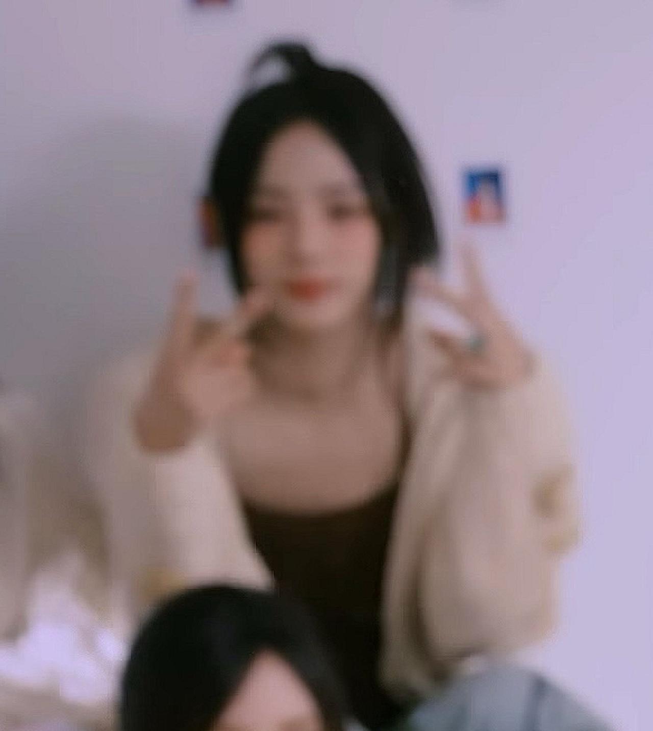 人淡淡的，生活顺顺的 ​​​