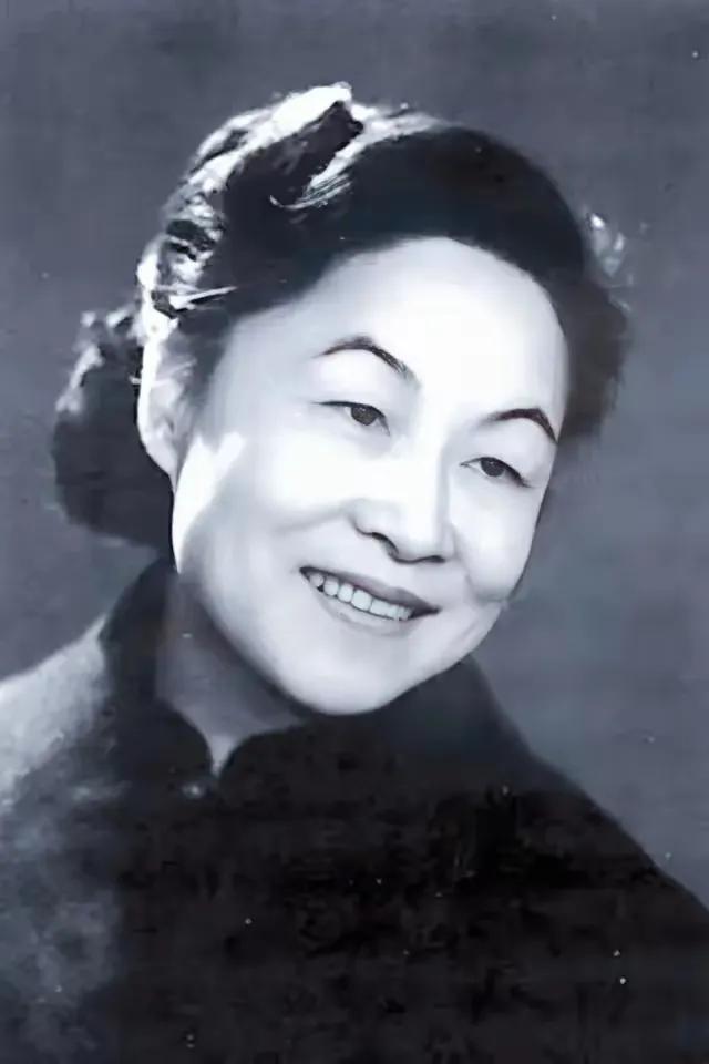 杨绛先生曾言：“任何关系，你给我距离，我还你分寸；你给我珍惜，我必还你值得。这便