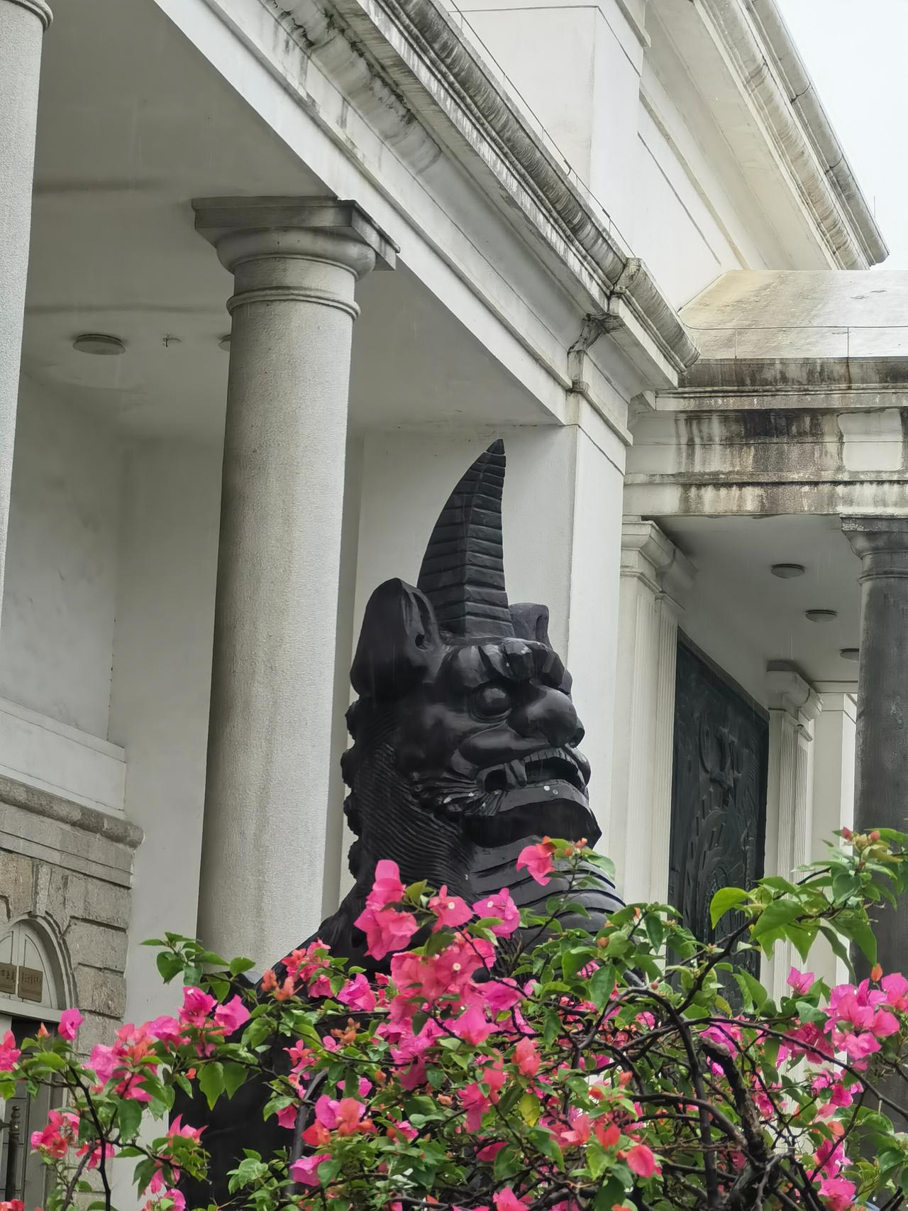@海口中院 今天来海口中院办案，感受到海口中院干警的高素质。