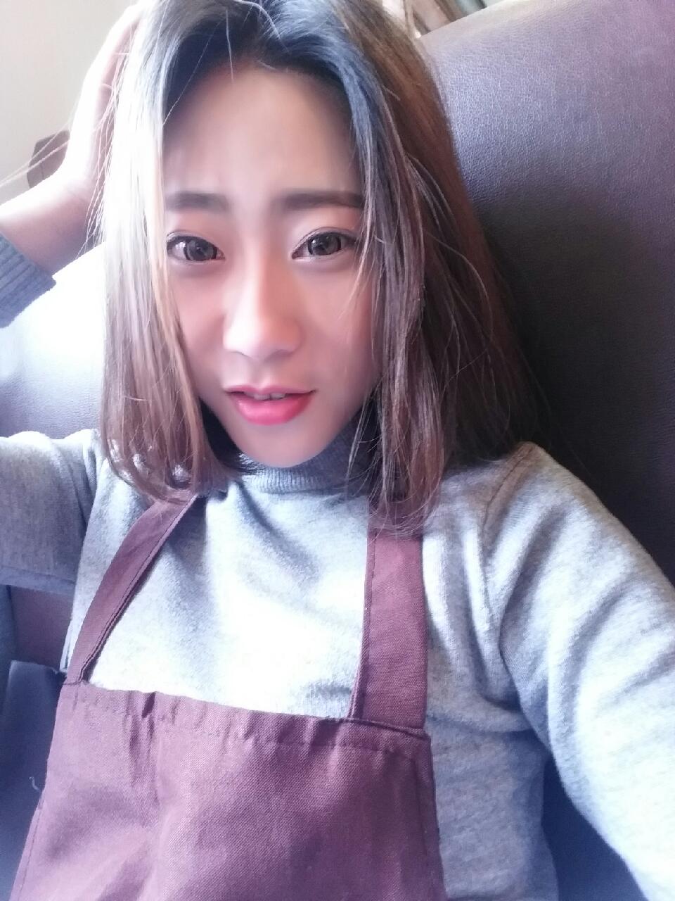 刘梓佳 长江师范学院# 身高167cm 体重44kg 喜欢瑜伽和舞蹈 ​​​