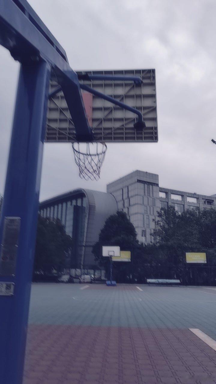 4：8：7，30个罚球线位置投进19个。100个三分球投进32个。 ​​​