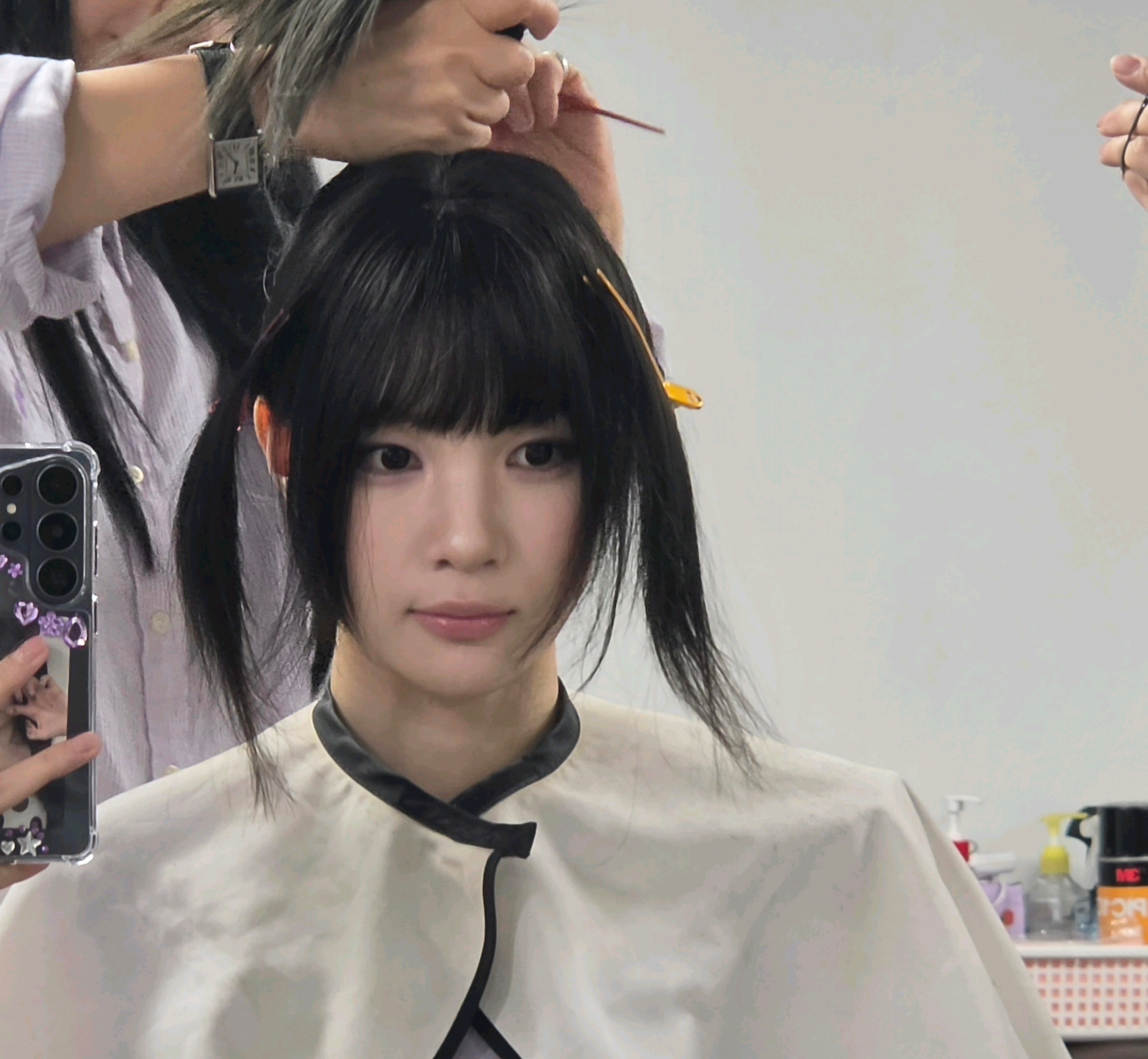 照片里这小孩有五岁吗？ ​​​