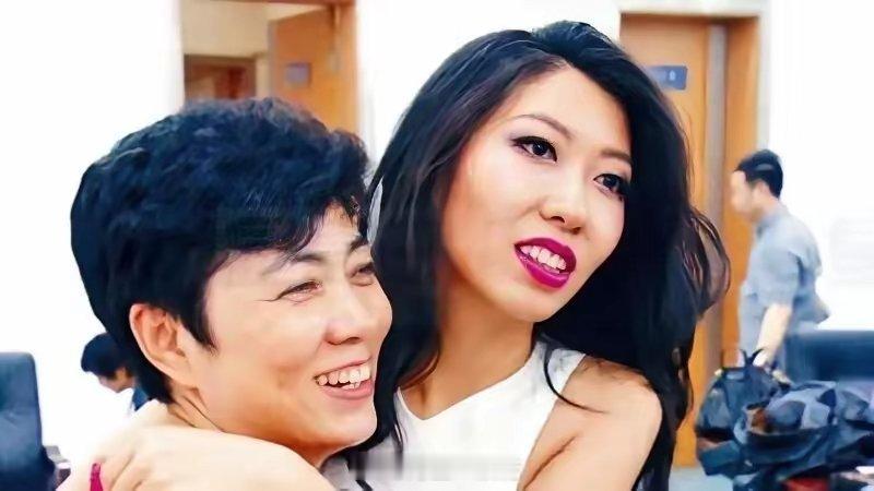曲婉婷母亲滥用职权致2.3亿损失曲婉婷作为张明杰的女儿，享受了母亲非法所得带来的
