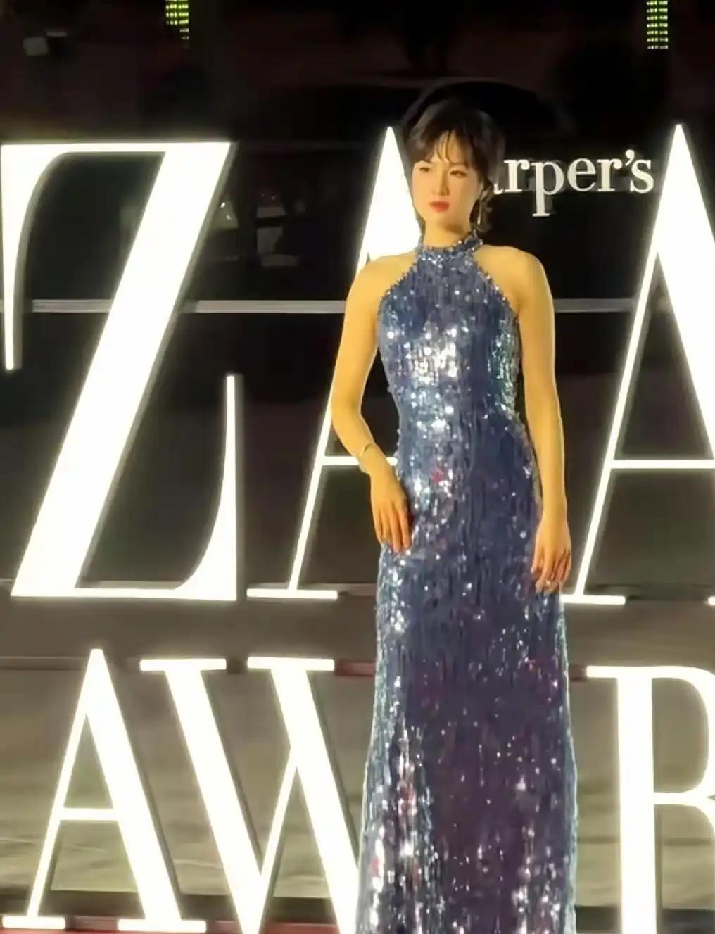 她那句话杀伤力太强了：“我不演戏了，可以回华为写代码！”

演员余叔说了句话，回