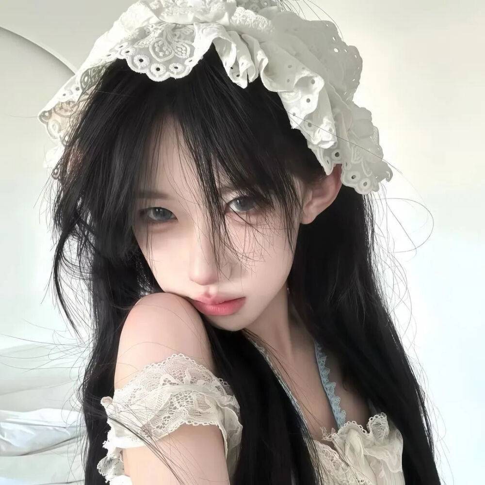 少一句怕遗憾，多一句怕打扰。 
