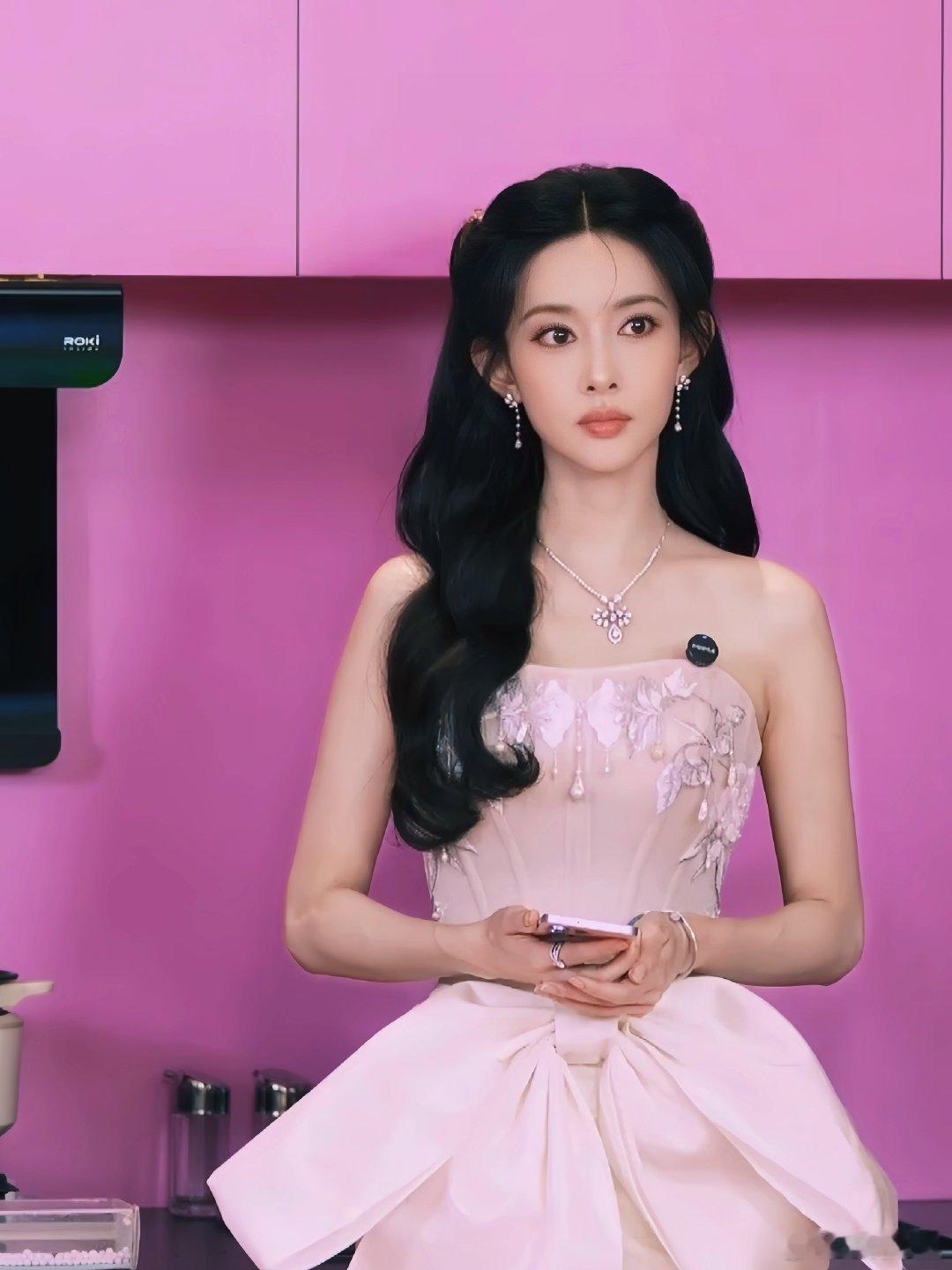 1.2粉丝不觉得都修成恐怖谷了吗[流鼻血] ​​​