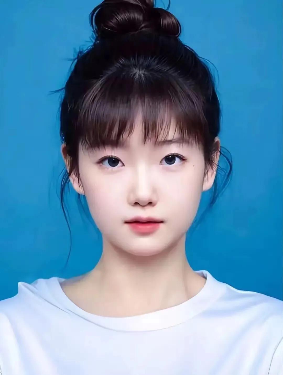 王楚钦认领的女孩！

好多人都说，大头一定是喜欢那种肤白貌美的女孩，这不就来了。