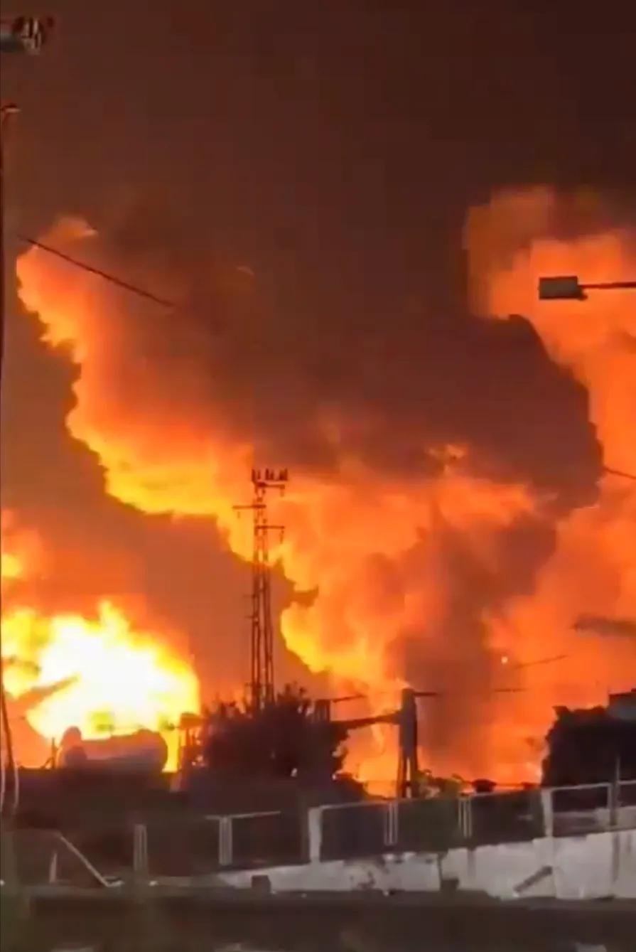 以色列开打，18人死亡！内塔尼亚胡和特朗普对着干？

今天是8月3日，据各大媒体