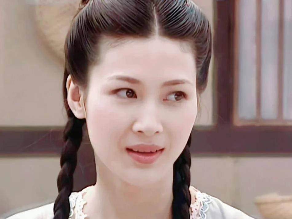 《隋唐演义》中，秦叔宝的老婆到底是谁？

在《隋唐英雄传》中，也就是黄海冰版秦叔