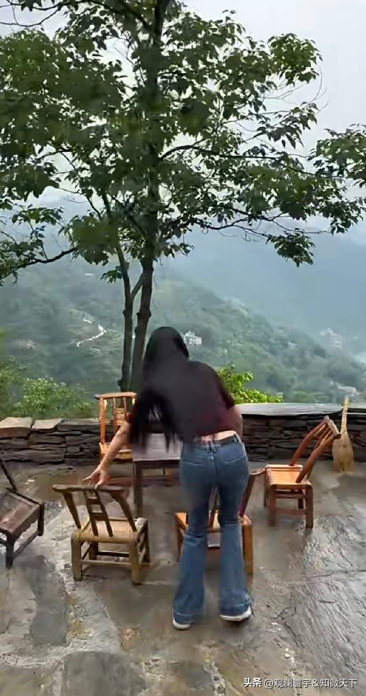这里吃饭，风景很好