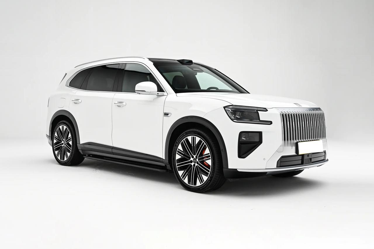 对于一台插电混动SUV来说，极氪8X纯电续航能设计到410公里，这点我觉得挺有意