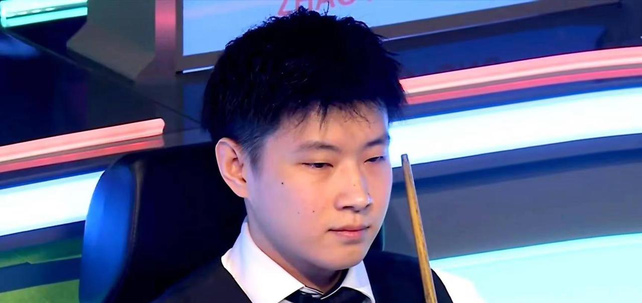 6国手进苏公赛16强，赵心童、墨菲出局。北京时间12月18日凌晨，斯诺克苏格兰公