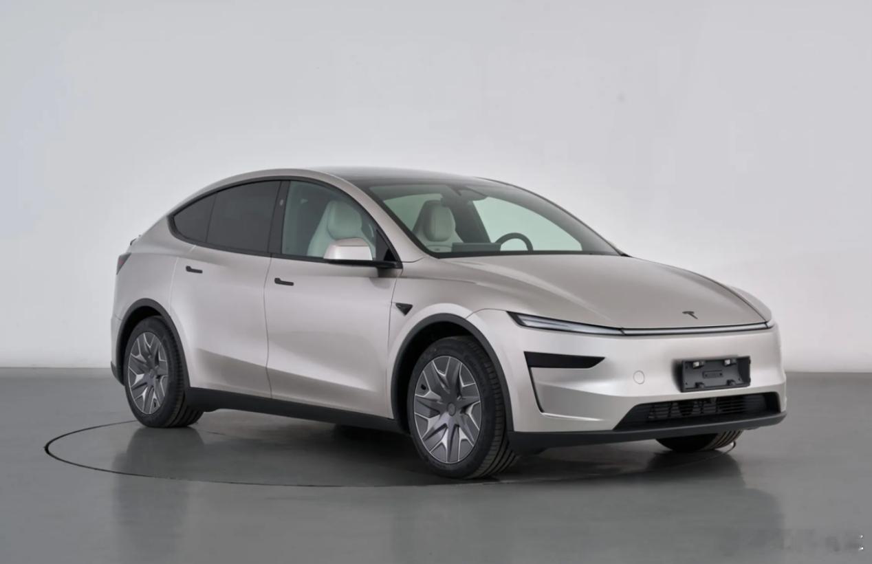 工信部新车披露，曝光Model Y L全面信息，预计35万起售日前，在工信部公布