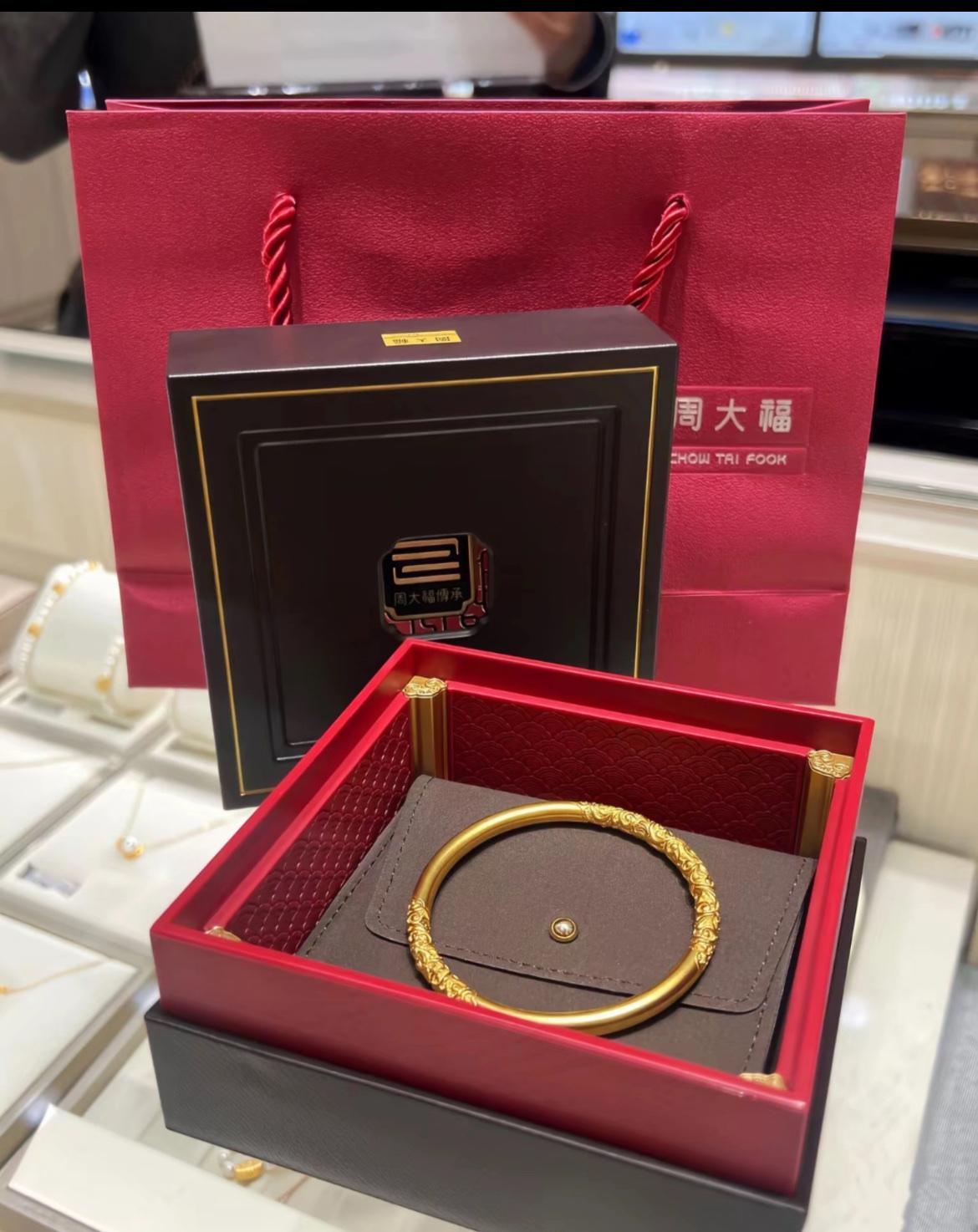 大部分女人的执念是镯子，而我的执念，是买一套属于自己的房子，大房子。
说实话，看