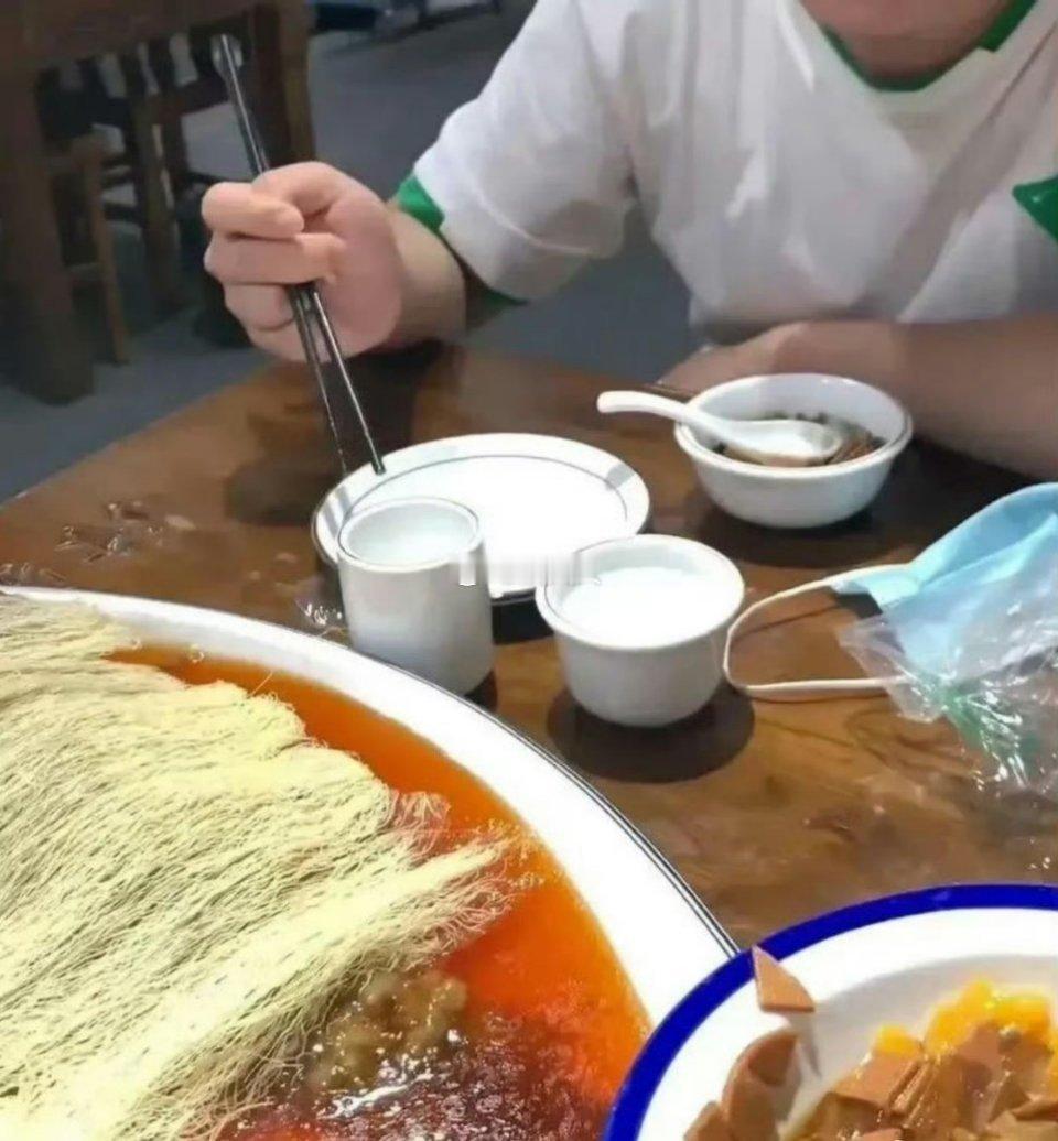 开封名菜：糖醋软熘黄河鲤鱼焙面，你吃过吗？ ​​​
