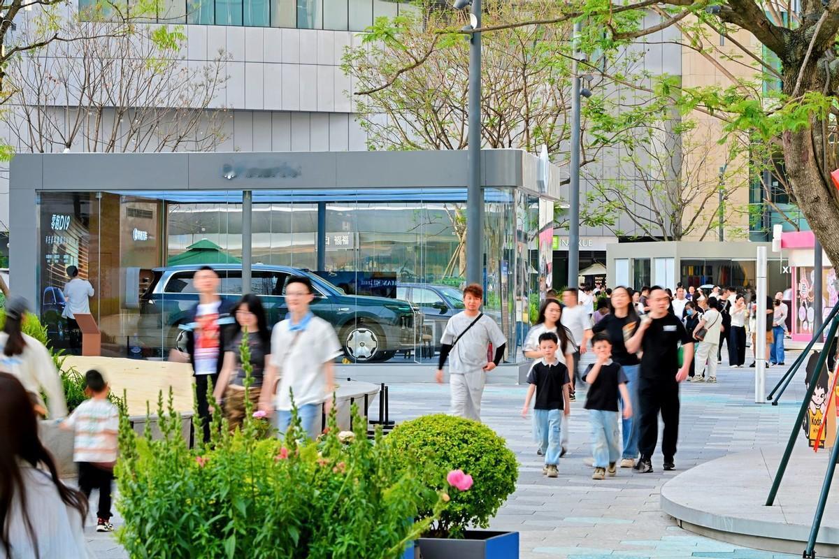零跑D19的确定性很值钱
现在新能源车更新太快，很多人总想等下一台。但等的过程里
