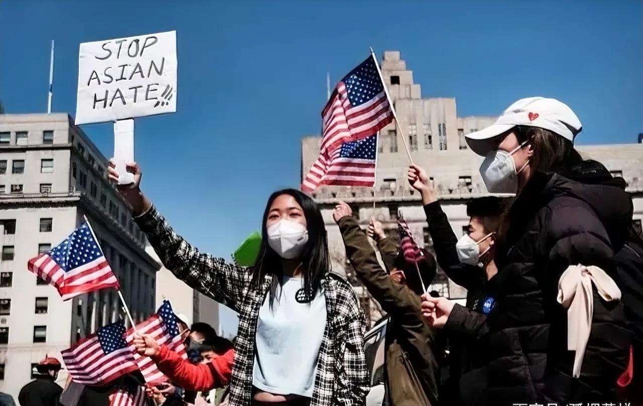 美籍华人现在是如何被美国对待的?
哥伦比亚大学社会工作学院刚刚公布了一项为期一年
