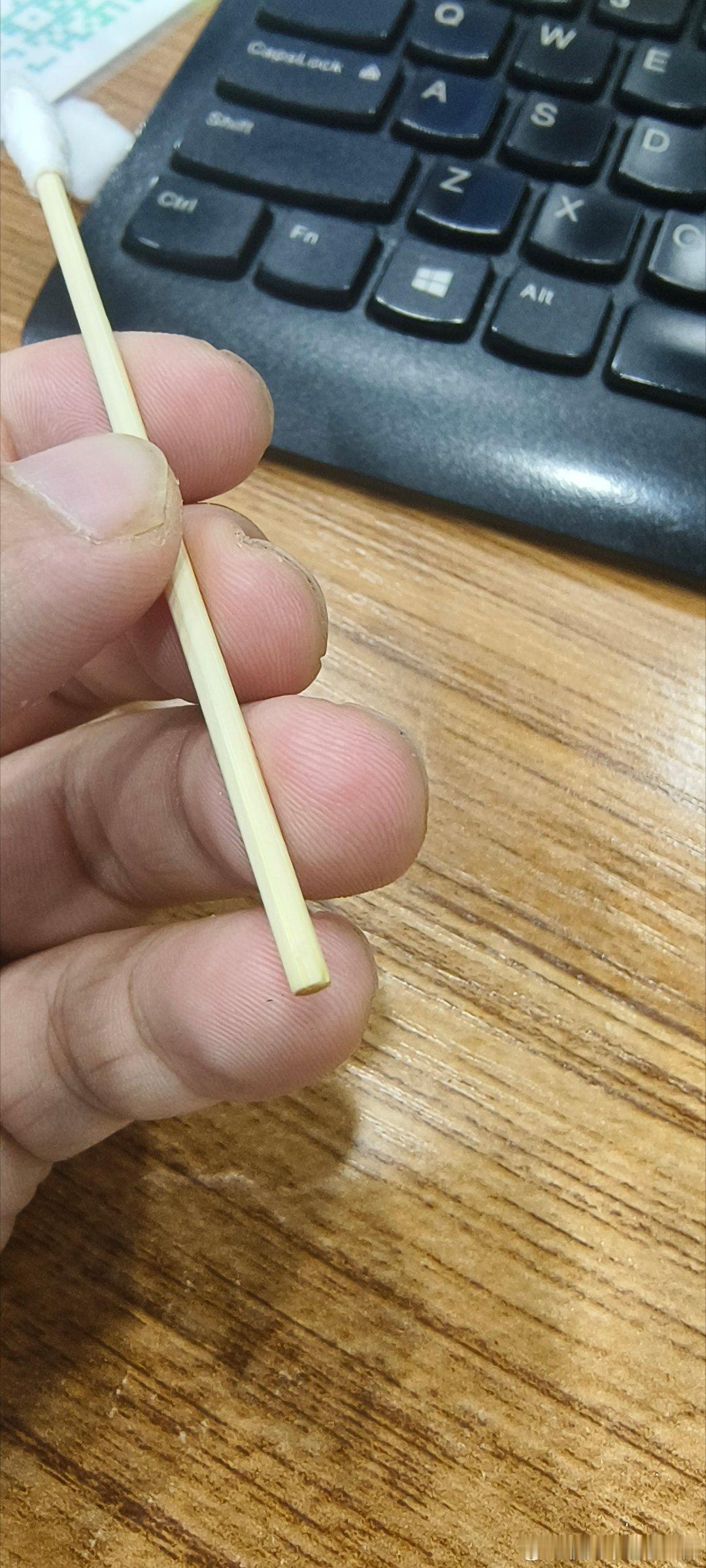 胃痛可以拿棉签的另一头按压耳穴胃反射区域，止痛效果很好针灸[超话]我的日常plo