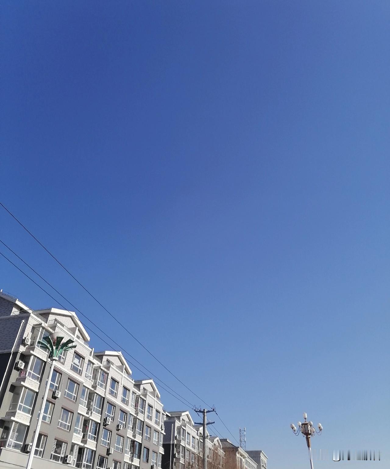 每天换下的衣服会马上洗吗?尽量当天洗，外衣可以一两天洗，如果没时间的话。内衣当然