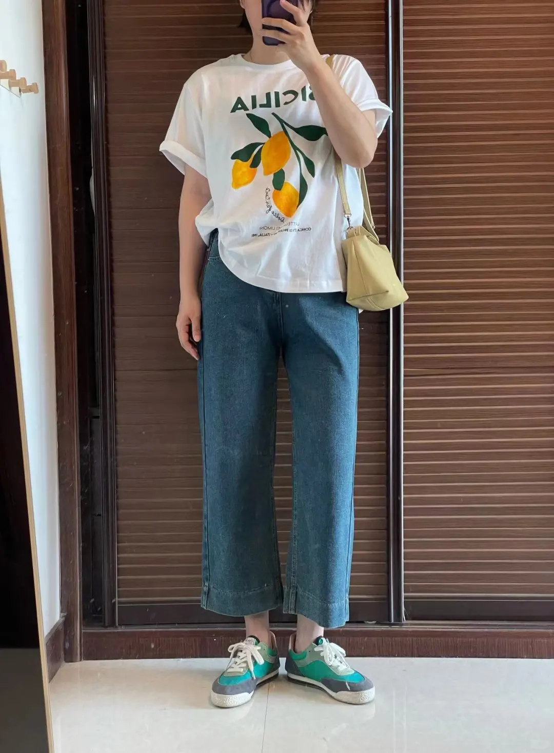 干净简约的穿搭谁能不爱呢