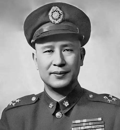 [微风]1986年，白崇禧的女儿偷偷潜回大陆，在桂林住了几日后，她找旅馆服务员结