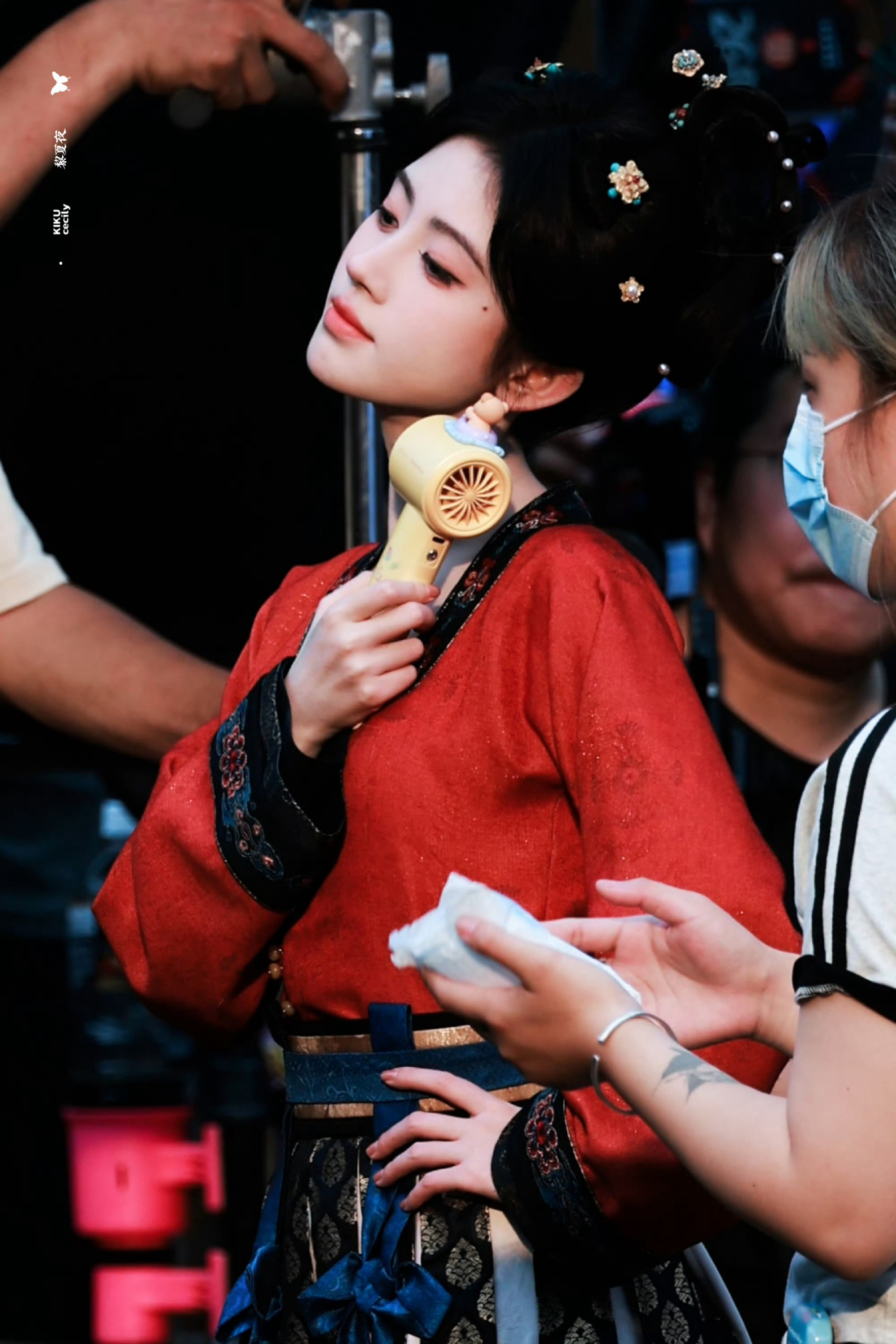 鞠婧祎阿黛 jjy鞠婧祎来战 就像玫瑰是浪漫的代名词 你始终是我的首选