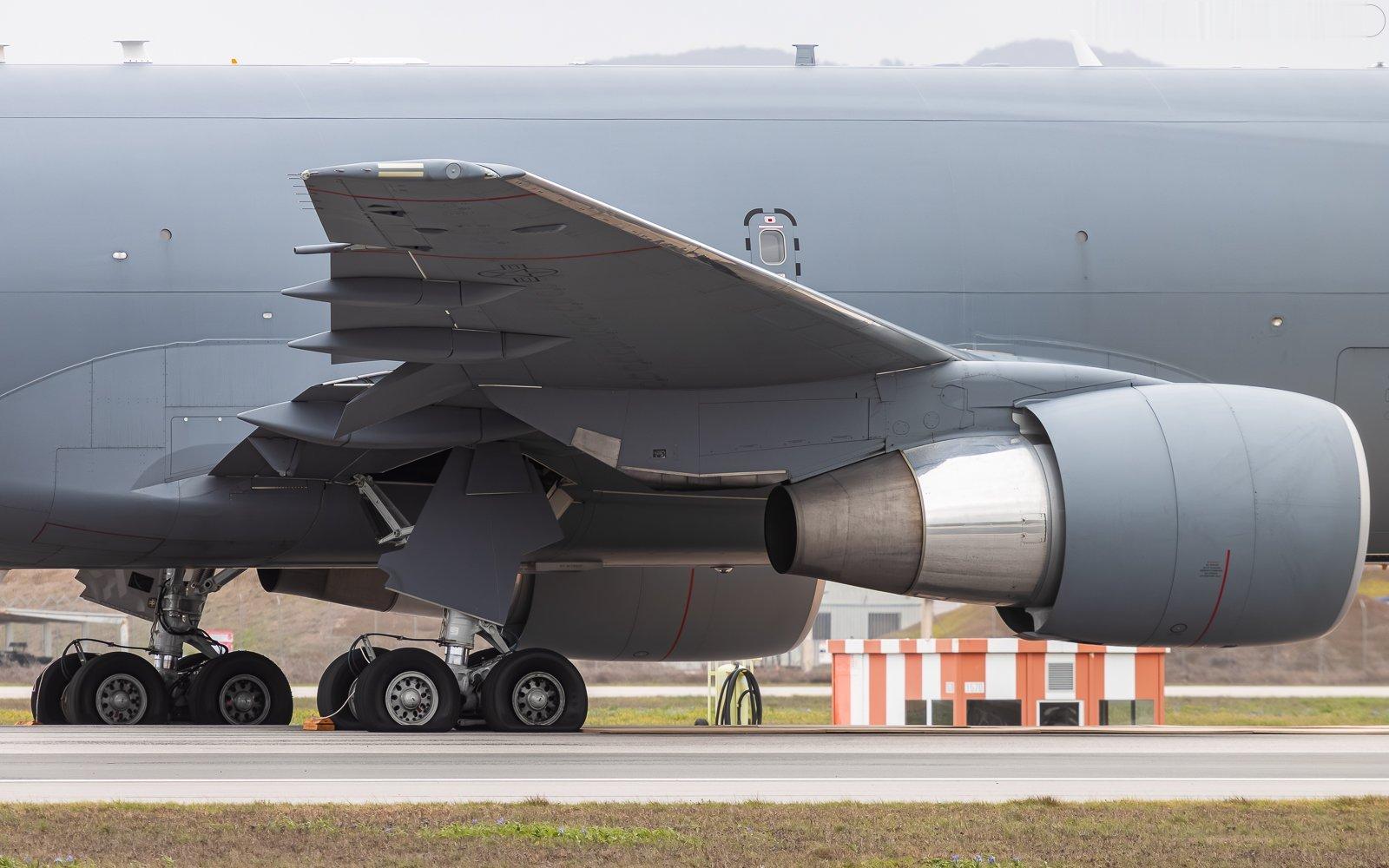 🔻之前报告美军向中东调动出现了延误，因为西班牙莫龙基地的一架 KC-46A 加