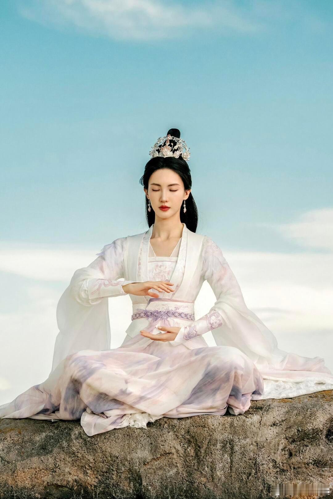《凡人修仙传》里，金晨演的是仙界第一美人南宫婉，跟你想象中的南宫婉差距大吗？[笑