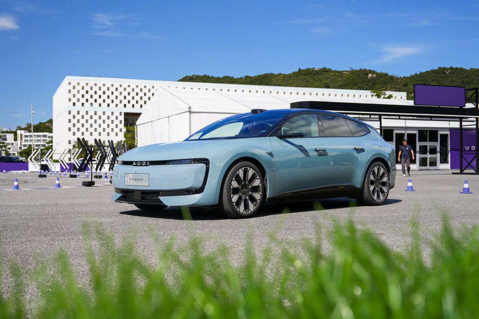 第一台带quattro的智能电动车 谁说电动化会稀释奥迪的驾驶基因？E5 Spo