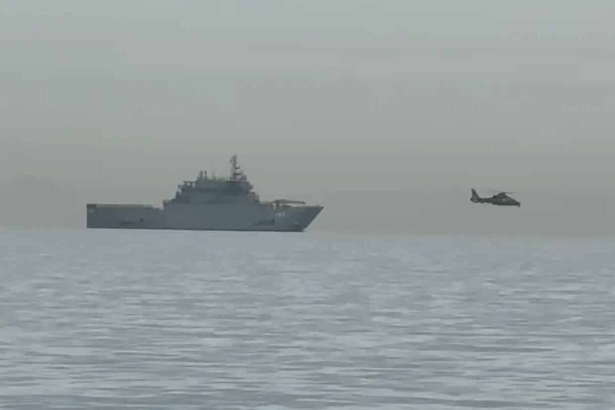 美国对伊朗的海上封锁已于当地时间上午10时正式启动，超过15艘美国军舰参与支援行