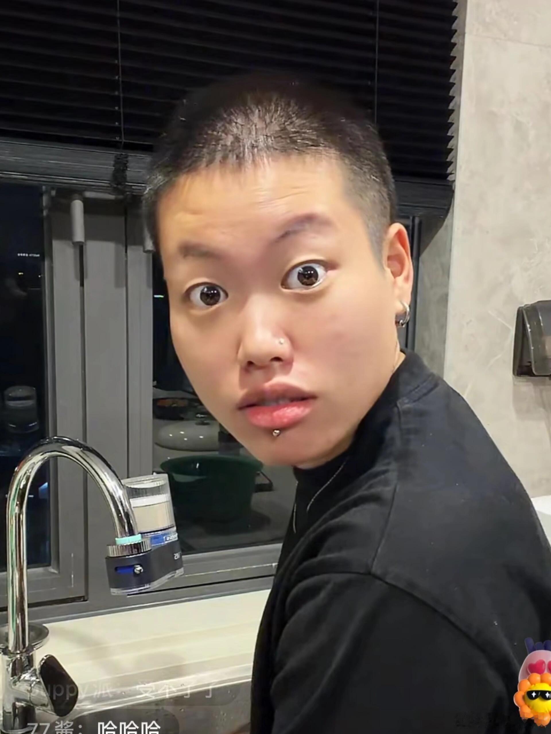 陈土豆回应与窦靖童撞脸陈土豆回应撞脸窦靖童 陈土豆回应与窦靖童撞脸，都好可爱 