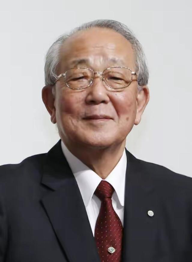 稻盛和夫曾直言：

"这个世界上最愚蠢的事情，就是不断地跟别人讲道理。就算你是对