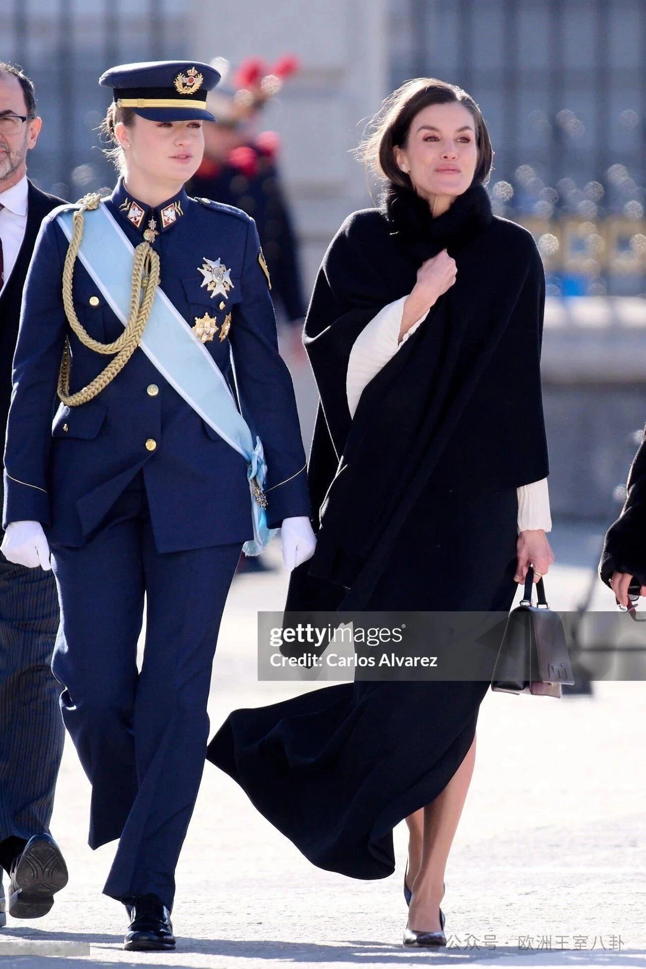 圣诞新年贵圈人一般会放一阵的假，而西班牙王室每年回归都是1月6日的新年阅兵活动
