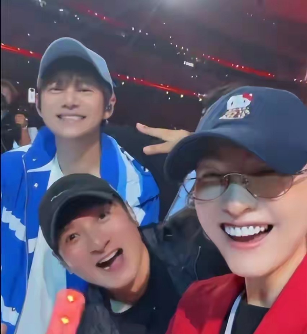 吴昕与郑凯八年姐弟恋低调相恋，相处多年却直言暂不婚育。 