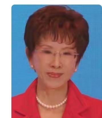 洪秀柱这次是真豁出去了77岁高龄，本可安享晚年，却在国民党大会上，当着郑丽文、韩