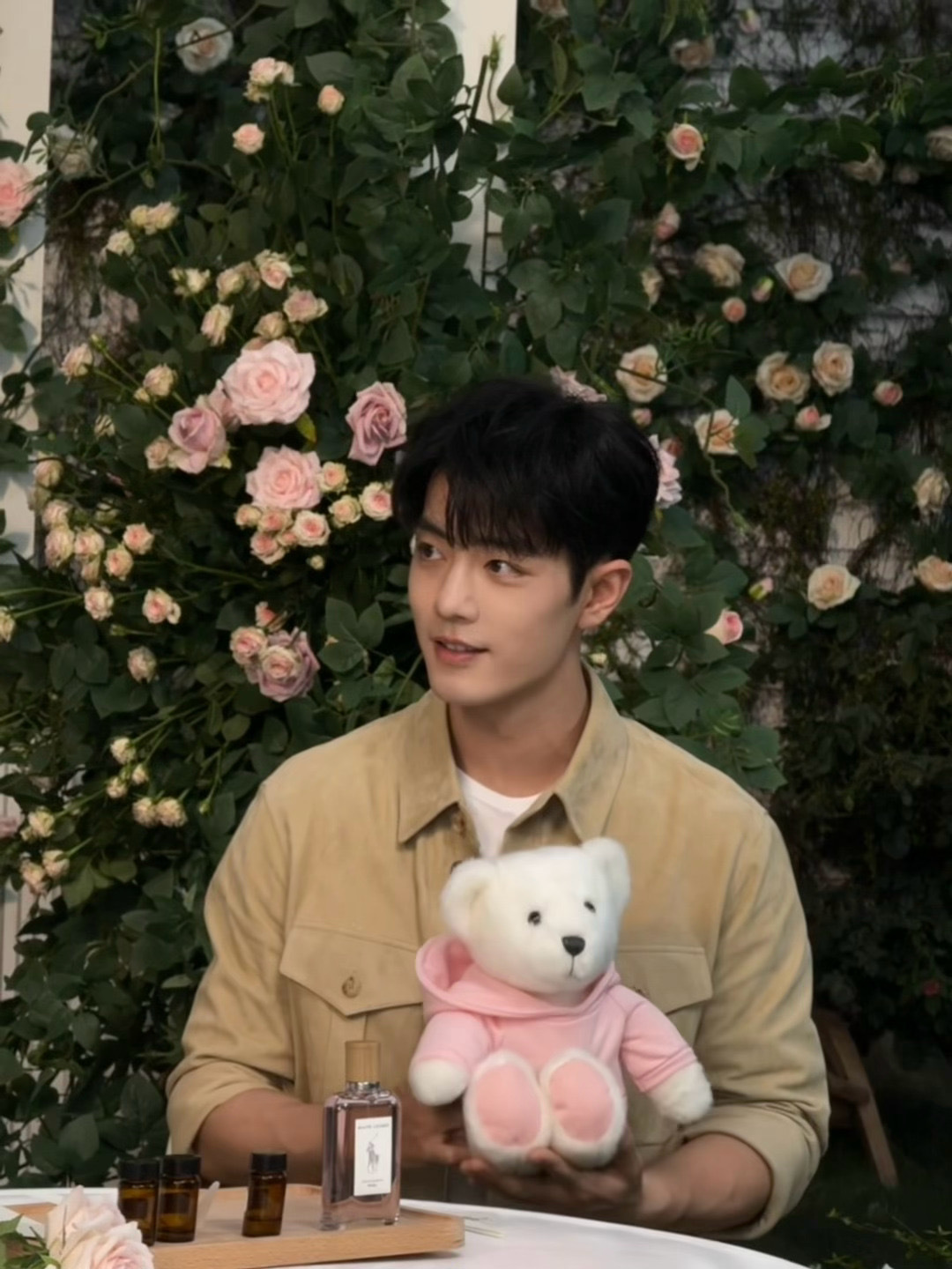 穿粉色衣服的小熊跟我老爸咋那么像！ 