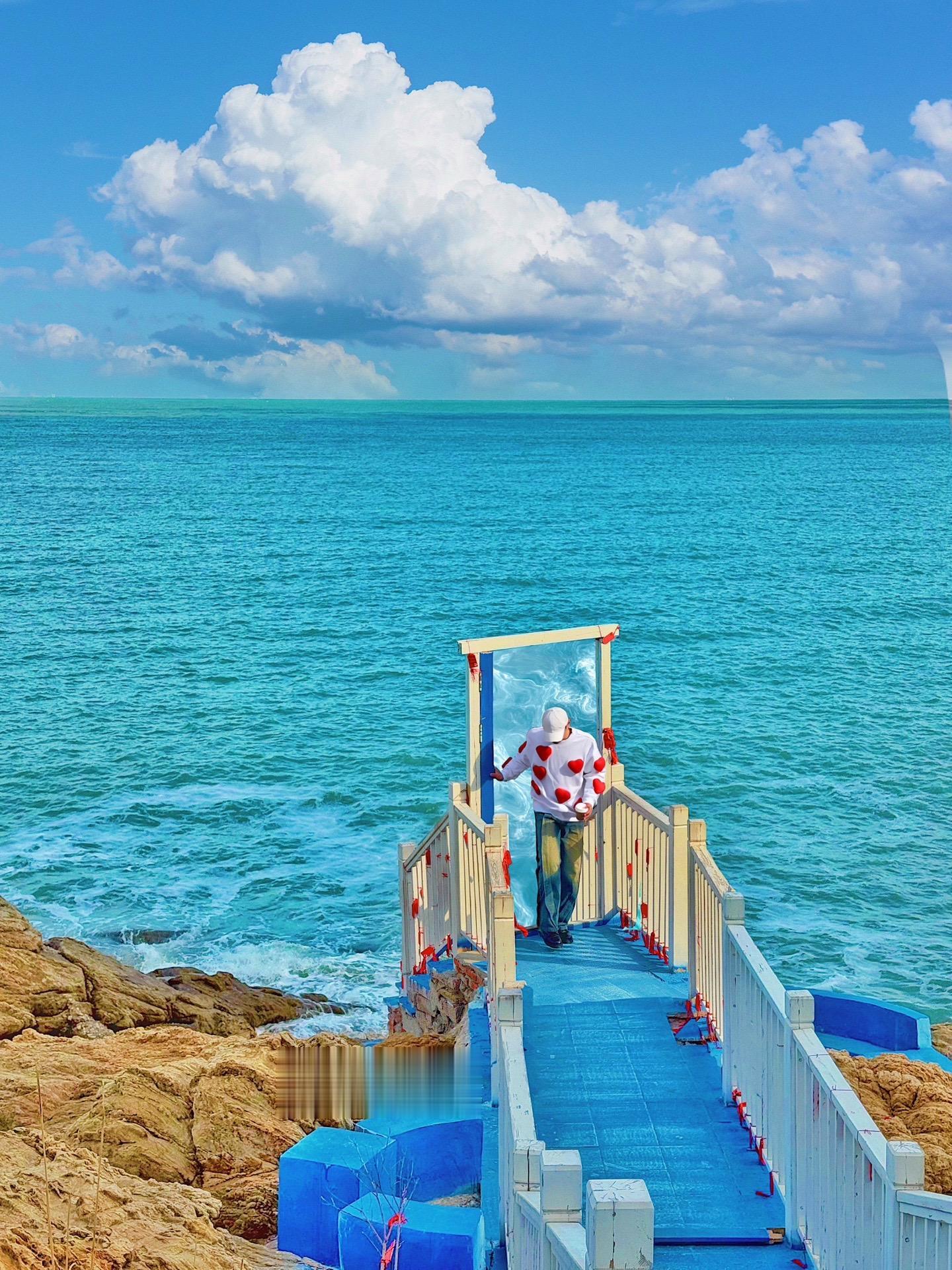 在威海❗️发现了通往大海的铃芽之门🌊。门的另一边 有着所有时间…  ...