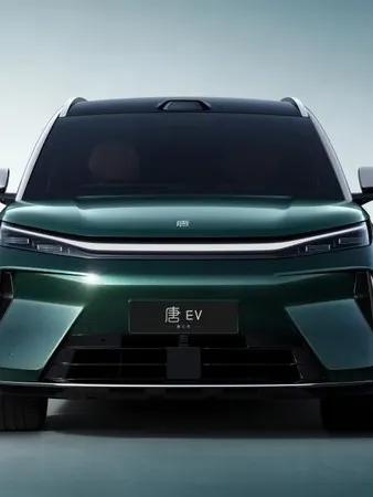 2026成都国际车展正式拉开帷幕，比亚迪王朝系列再度抛出年度重磅产品，第三代唐迎