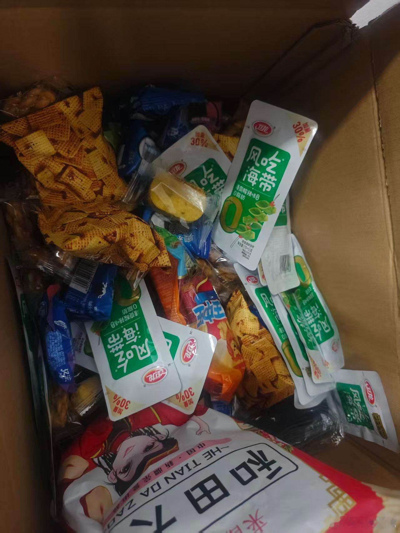 吃饭啦！天气太热了，吃不下呀~就随便吃点儿算了嘿嘿，随便吃点儿，随便 生活手记