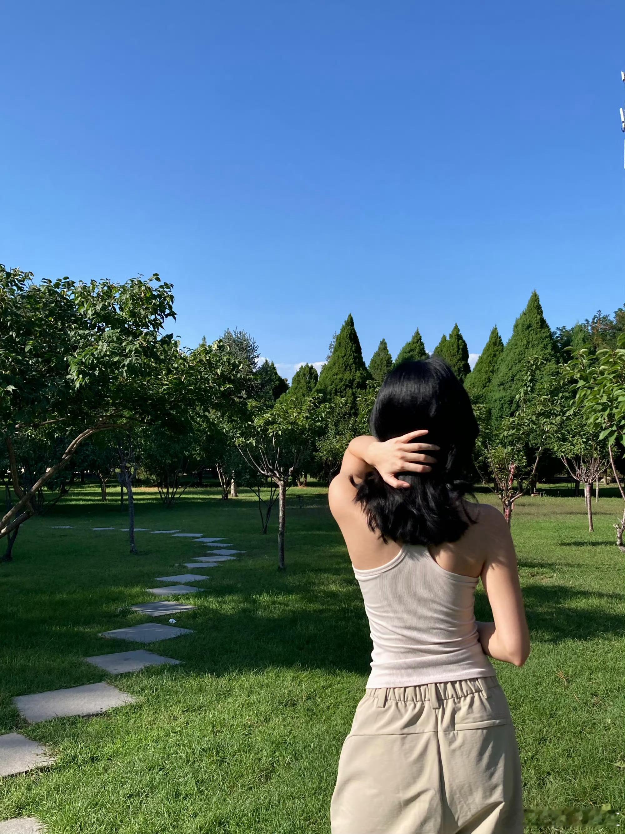 包上恩[超话]包包这组照片真的御姐又明媚自拍[超话]穿搭[超话]自拍包上恩观众网