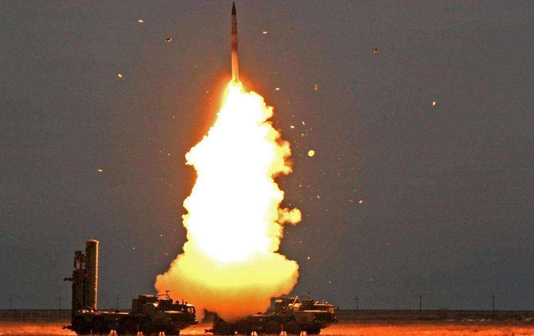 五代机神话破灭！伊朗硬刚美以，霸权铁拳终遇硬茬
 
2026年3月，中东上空爆出