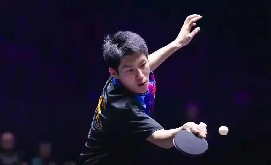 温瑞博、吉村真晴争夺冠军!
4月11日，WTT太原常规挑战赛男单半决赛结束。温瑞