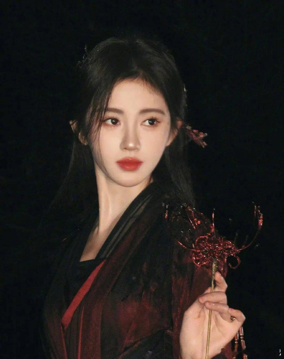 鞠婧祎的妆也是自己化得呀[吃惊] ​​​