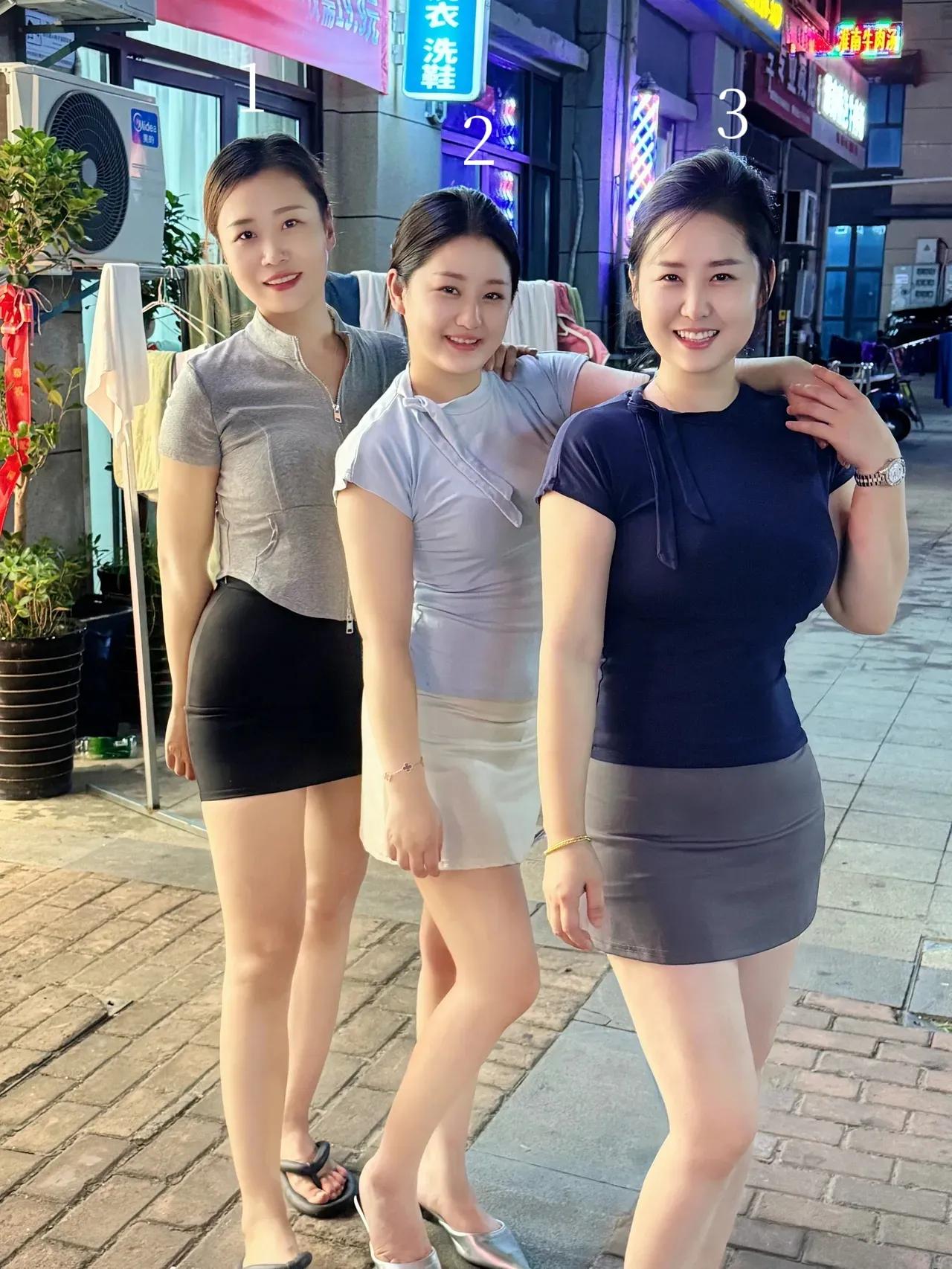 假如这三姐妹可以选一个做老婆，你们觉得哪个最适合过日子？[what]