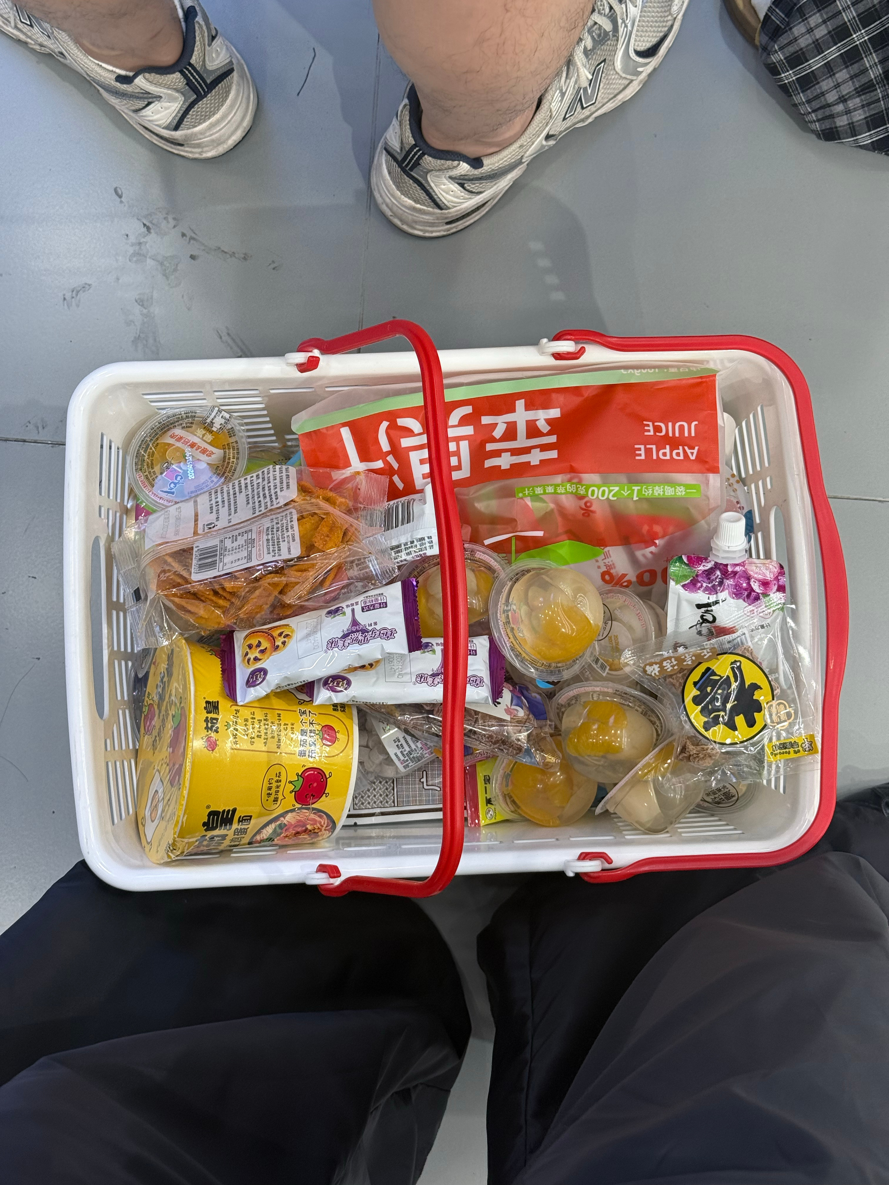 每一个收银员都累到不行了哈哈哈哈哈哈 