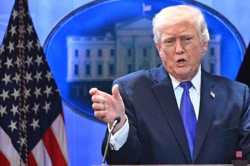 美伊开启谈判？
 
4月8日，中东悬崖勒马。巴基斯坦总理夏巴兹和陆军参谋长穆尼尔