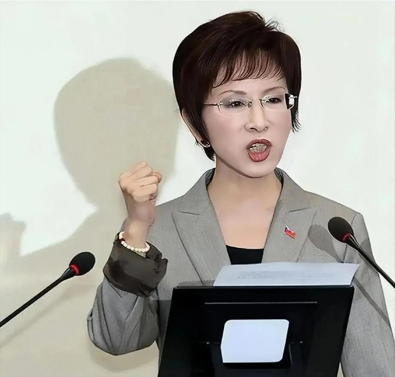 这回终于弄明白了！九三阅兵之所以来的是洪秀柱，而不是马英九，原来是有原因的，说白